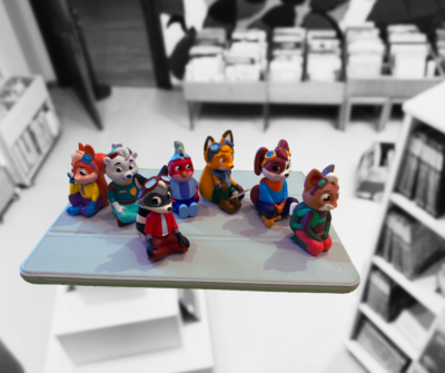 Tierfiguren auf einem Tablet
