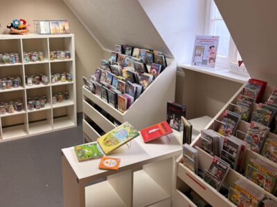 Büchertisch